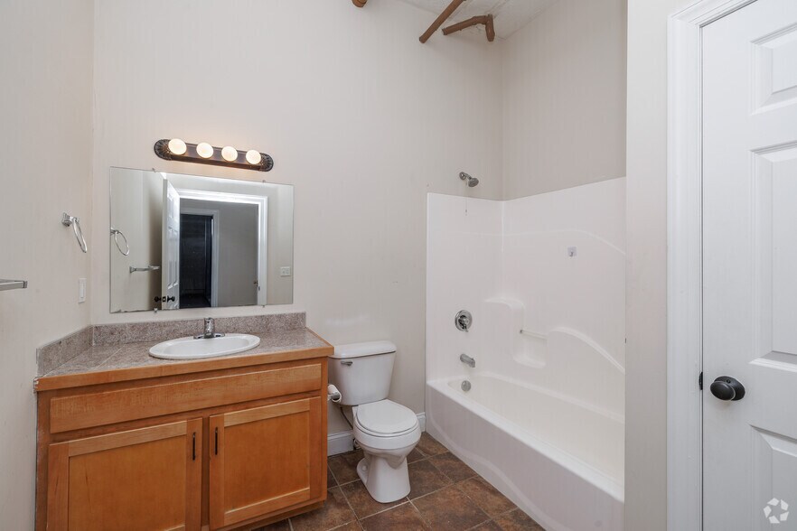 More Photos Of 617 Hiawatha Blvd E, Syracuse Apartments For Lease