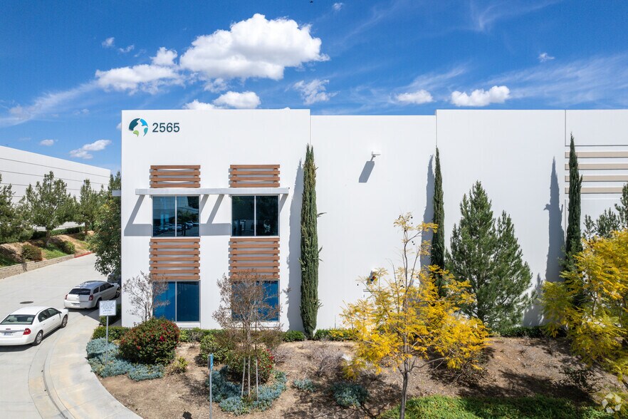 More Photos Of 2565 Sampson Ave, Corona Unknown For Lease