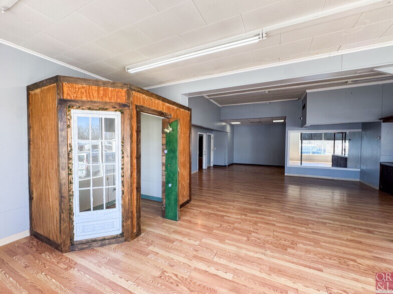 More Photos Of 33-39 N Main St, Wallingford Office For Lease