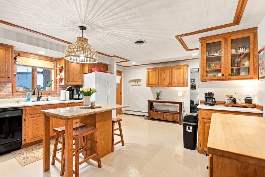 More Photos Of 308 N Wisconsin Dr, Sheboygan Freestanding For Sale