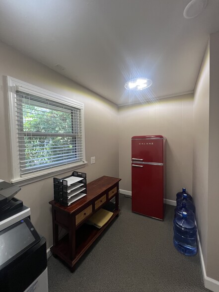 More Photos Of 537 Folly Rd, Charleston Medical For Lease