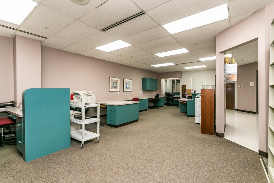 More Photos Of 1 Professional Dr, Alton Medical For Sale