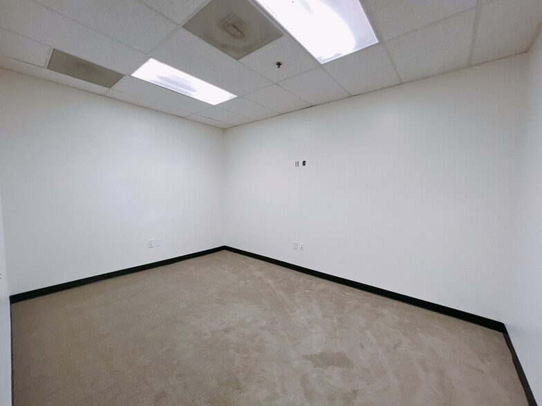 More Photos Of 15350 Fairfield Ranch Rd, Chino Hills Warehouse For Lease