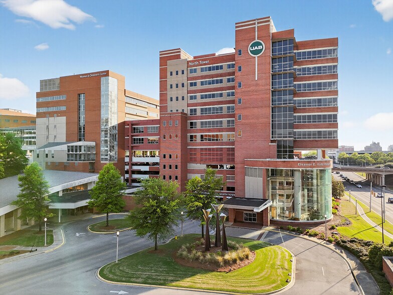 More Photos Of 800 Saint Vincents Dr, Birmingham Medical For Lease