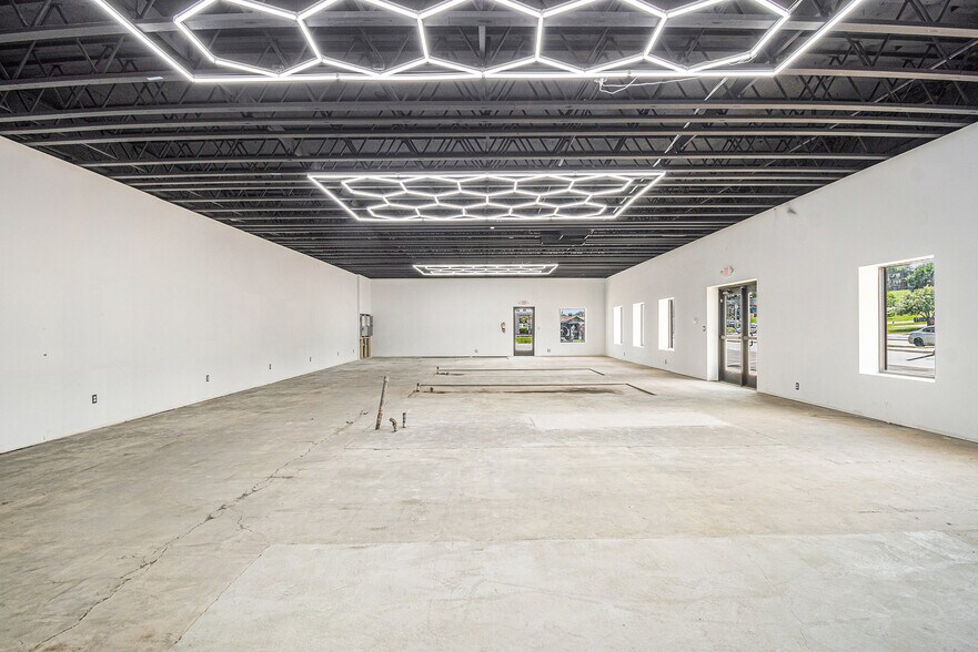 More Photos Of 3525 N 90th St, Omaha Freestanding For Sale