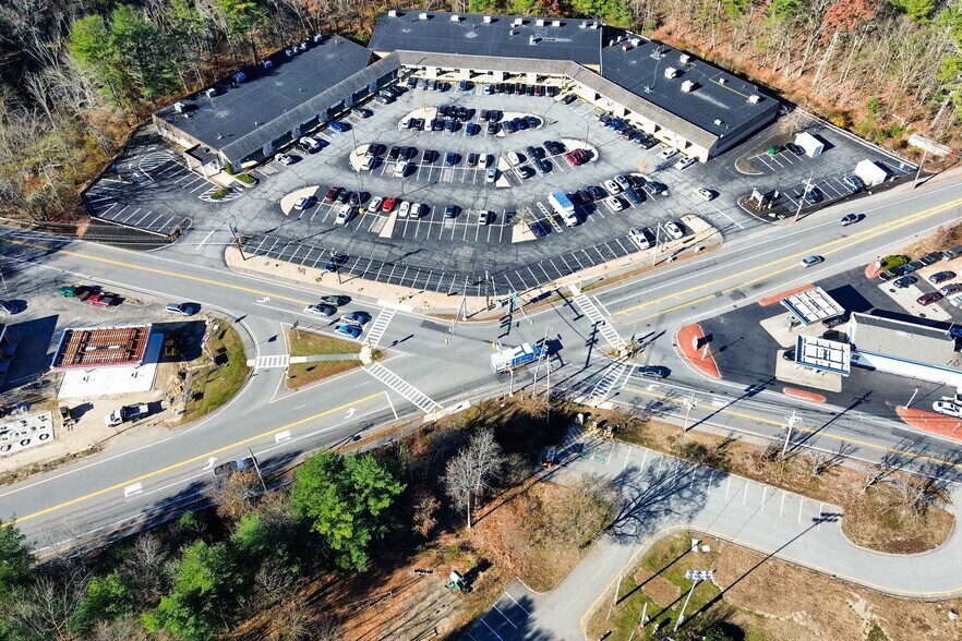 More Photos Of 340-344 Great Rd, Acton Unknown For Lease