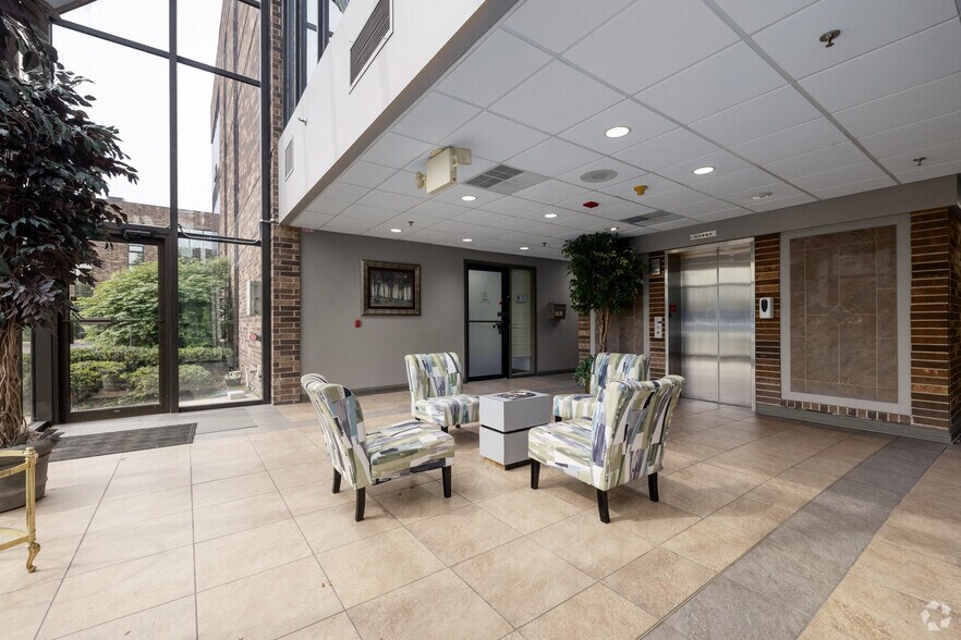 More Photos Of 935 W 175th St, Homewood Office For Sale