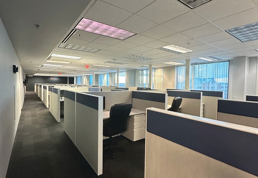 More Photos Of 13801 Riverport Dr, Maryland Heights Office For Lease