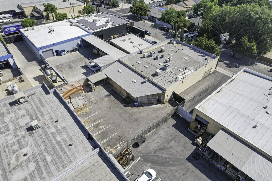 More Photos Of 6943 Eton Ave, Canoga Park Manufacturing For Lease