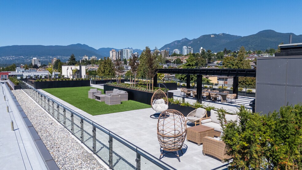More Photos Of 422 3rd St E, North Vancouver Apartments For Lease