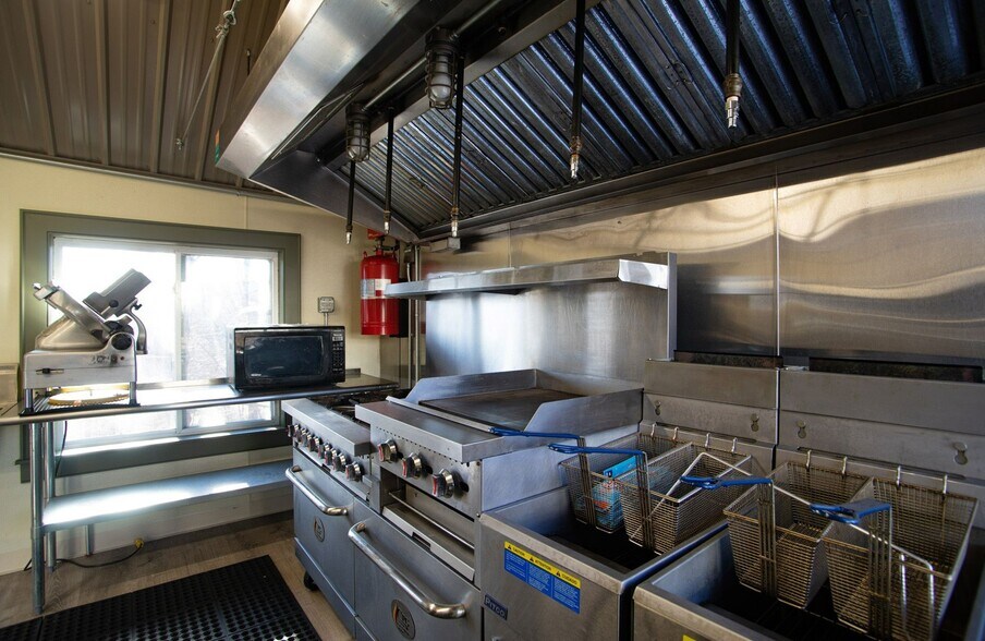 More Photos Of 82 Western Ave, Brattleboro Restaurant For Sale