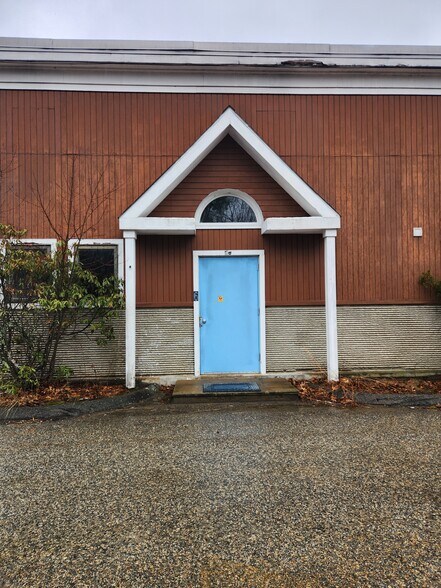 More Photos Of 3 Robinson Rd, Bow Light Distribution For Lease
