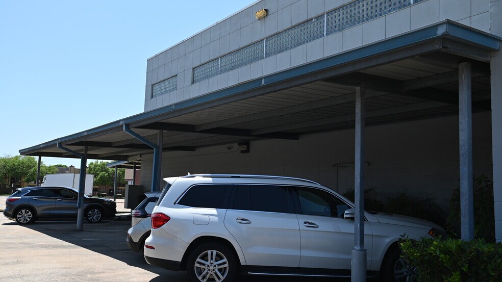 More Photos Of 16125 Cairnway Dr, Houston Medical For Lease