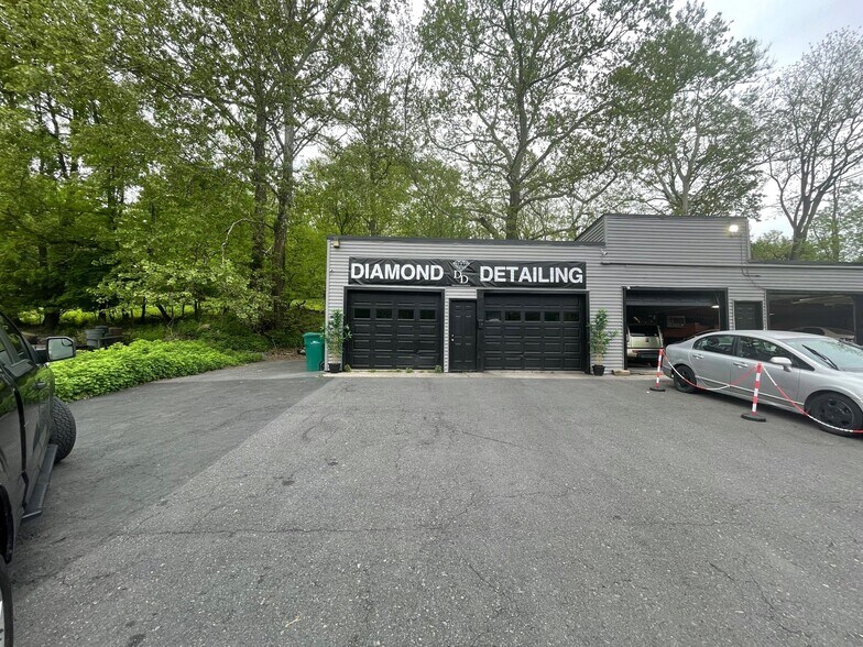 More Photos Of 1070 Applebutter Rd, Bethlehem Auto Repair For Sale