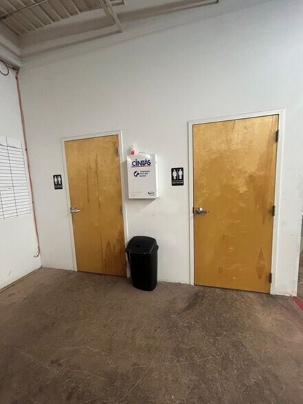 More Photos Of 1516 F Ave SE, Hickory Warehouse For Lease