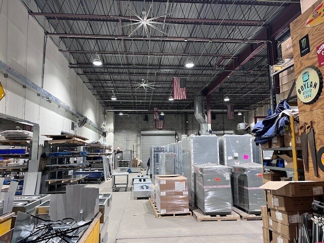 More Photos Of 5 Skyline Dr, Hawthorne Light Distribution For Lease