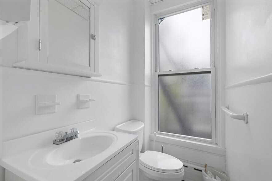 More Photos Of 100 S Highland Ave, Ossining Office For Sale