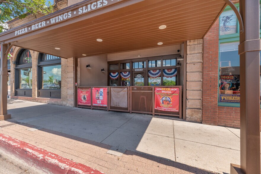 More Photos Of 104 E Route 66, Flagstaff Restaurant For Sale