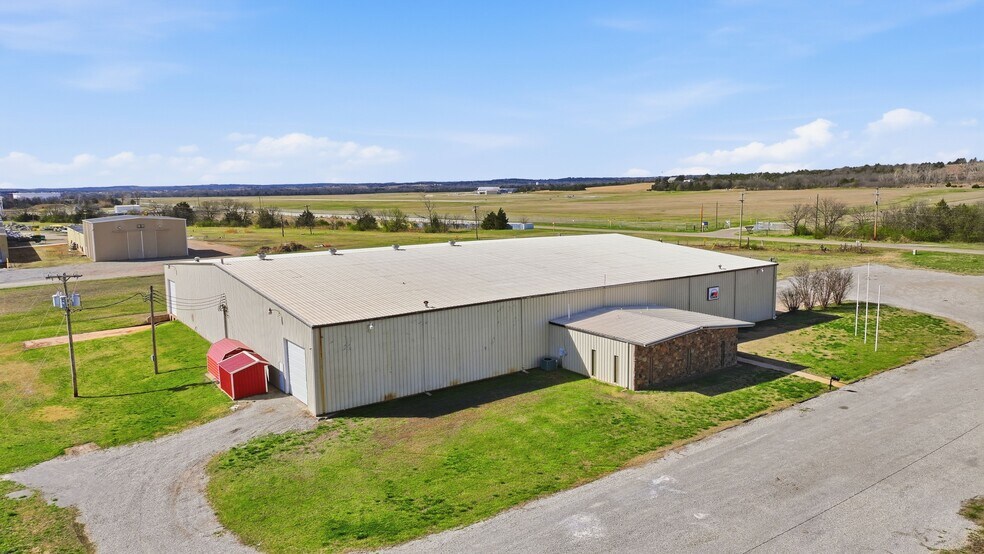 More Photos Of 500 E 19th St, Cushing Industrial For Lease