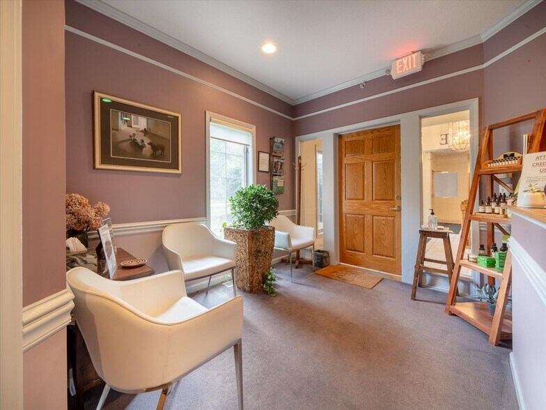 More Photos Of 55 Sullys Trl, Pittsford Office For Lease
