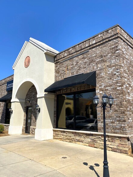 More Photos Of 5076 Sunset Blvd, Lexington Storefront Retail Office For Lease
