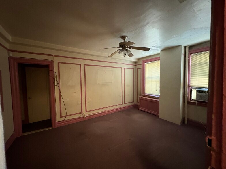 More Photos Of 145 W 71st St, New York Apartments For Lease