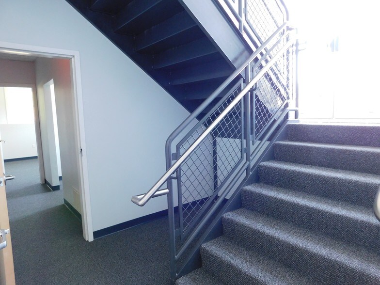 More Photos Of 271 Derry Rd, Litchfield Medical For Sale