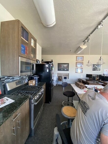 More Photos Of 2221 W 1400 N, Cedar City Airplane Hangar For Lease
