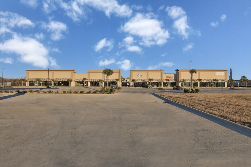 More Photos Of 3300 Bayport Blvd, Seabrook Storefront For Lease