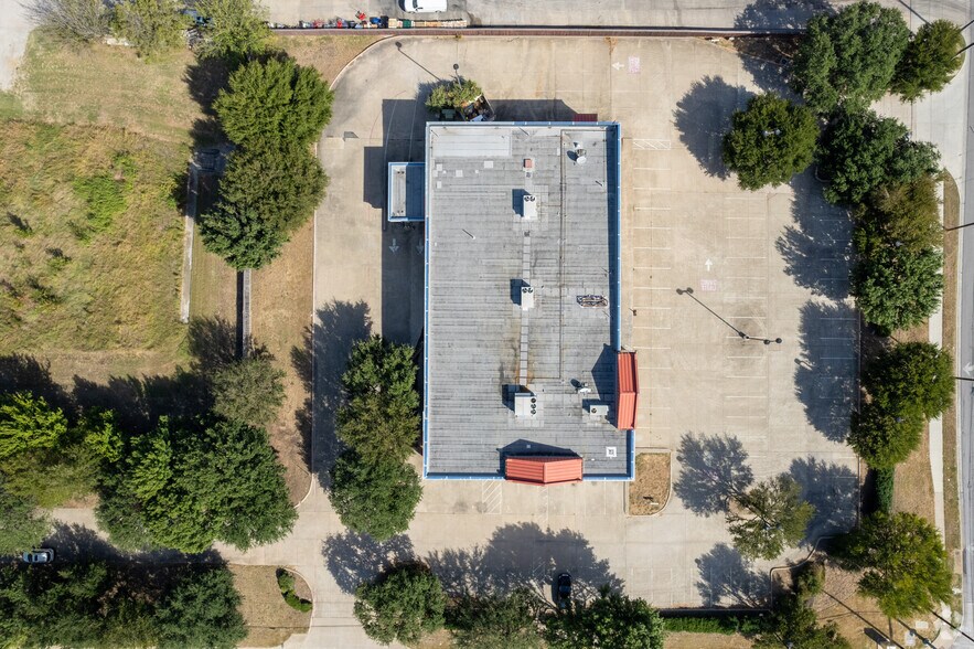 More Photos Of 1811 E Arkansas Ln, Arlington Freestanding For Sale