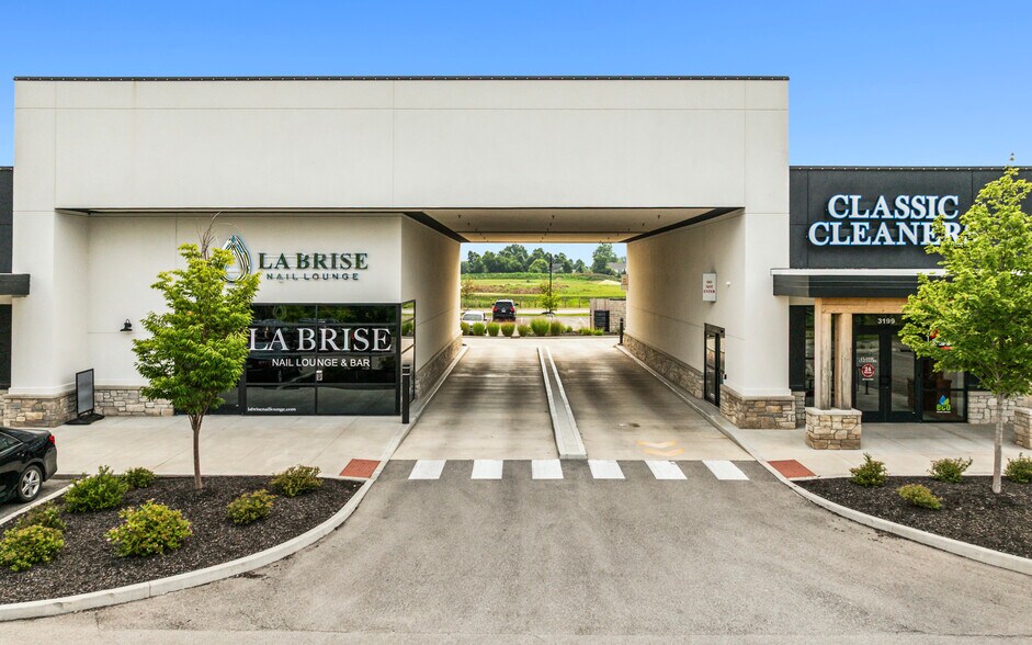 More Photos Of 3091 S US 421, Zionsville Storefront For Sale