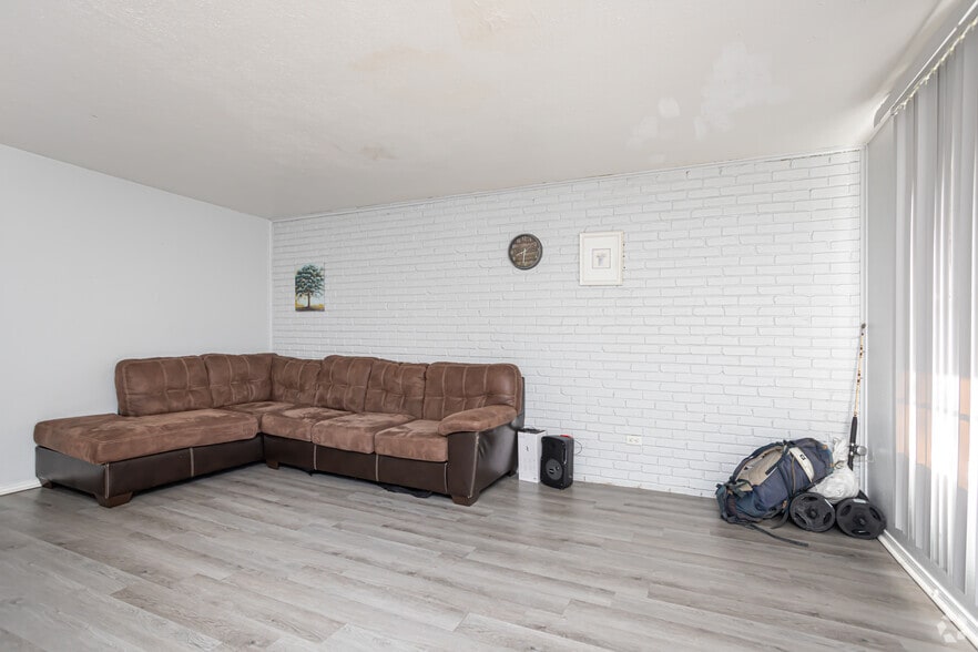 More Photos Of 4021 Hessmer Ave, Metairie Apartments For Sale