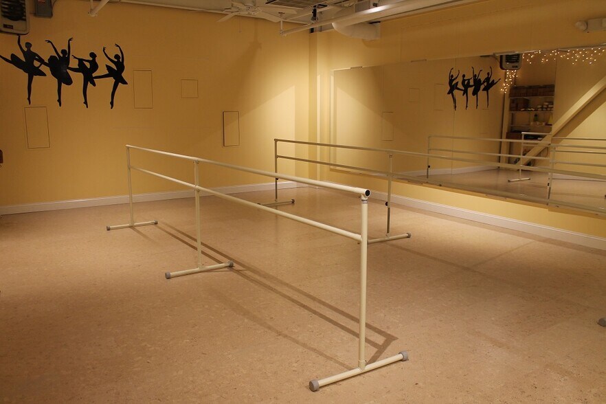 More Photos Of 721 Worcester St, Natick Health Club For Lease