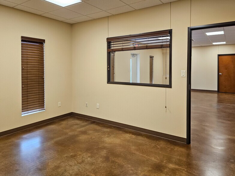 More Photos Of 110 CR 141, Sweetwater Warehouse For Sale