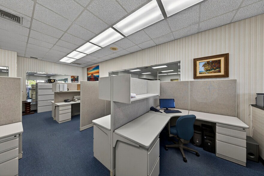 More Photos Of 3050 E Commercial Blvd, Fort Lauderdale Office For Sale