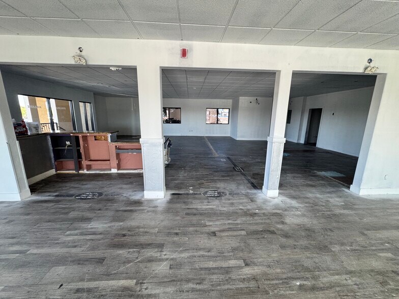More Photos Of 19341 Bear Valley Rd, Apple Valley Medical For Lease