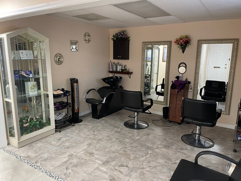 More Photos Of 3830 Williamsburg Park Blvd, Jacksonville Medical For Sale