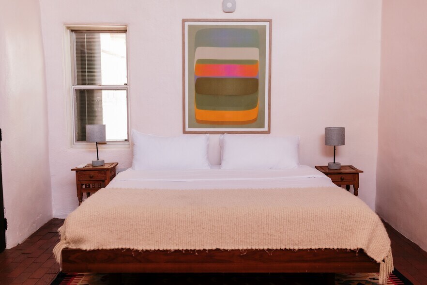 More Photos Of 220 W Manhattan Ave, Santa Fe Hotel For Sale