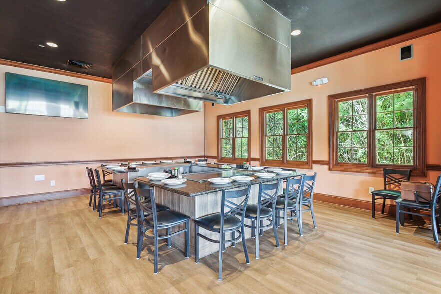More Photos Of 629 N Highway 190, Covington Restaurant For Sale
