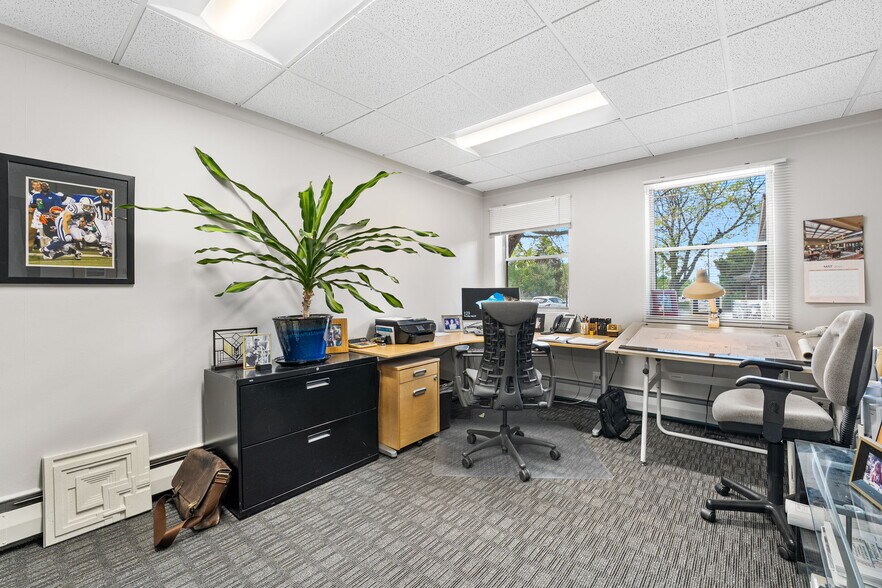 More Photos Of 709 W Littleton Blvd, Littleton Office For Sale