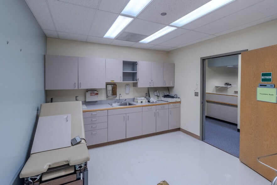 More Photos Of 320 Dayton st, Kennewick Medical For Sale