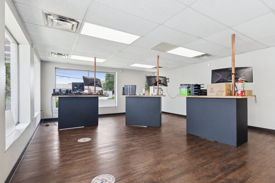 More Photos Of 6661 Huntley Rd, Columbus Warehouse For Sale