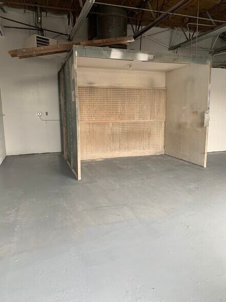 More Photos Of 3120 Beacon St, Colorado Springs Warehouse For Lease