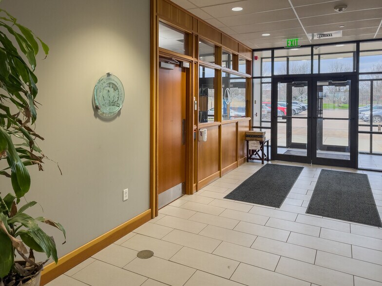 More Photos Of 193 Tilley Dr, South Burlington Office For Sale