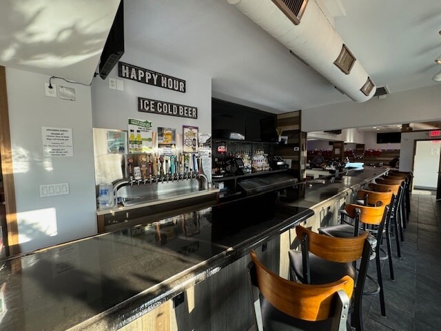 More Photos Of 8713 Gravois Rd, Saint Louis Restaurant For Lease