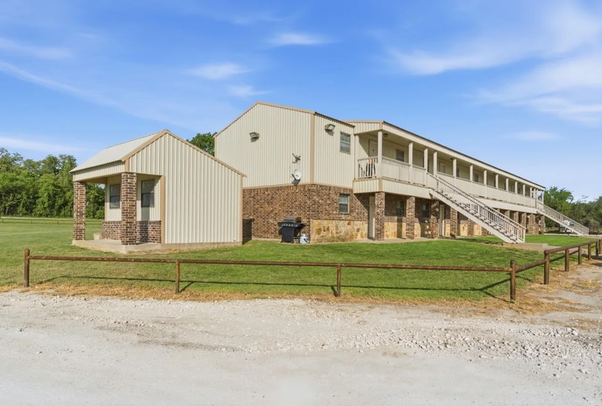 More Photos Of 8441 County Road 176, Stephenville Apartments For Sale
