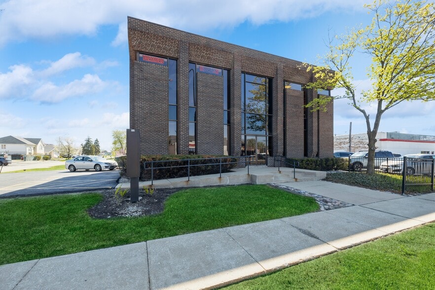 More Photos Of 8233 S Harlem Ave, Bridgeview Medical For Lease
