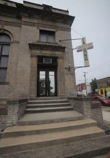 Primary Photo Of 5901 Larchwood Ave, Philadelphia Religious Facility For Sale