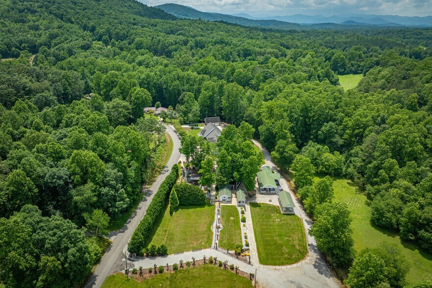 More Photos Of 200 Little Acres Dr, Marion Specialty For Sale