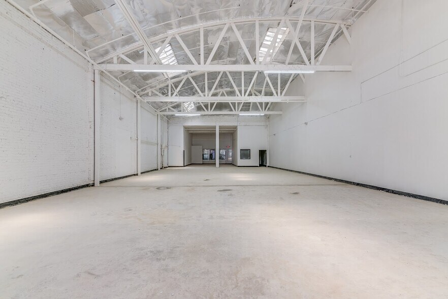 Primary Photo Of 2023-2043 S Santa Fe Ave, Los Angeles Unknown For Lease